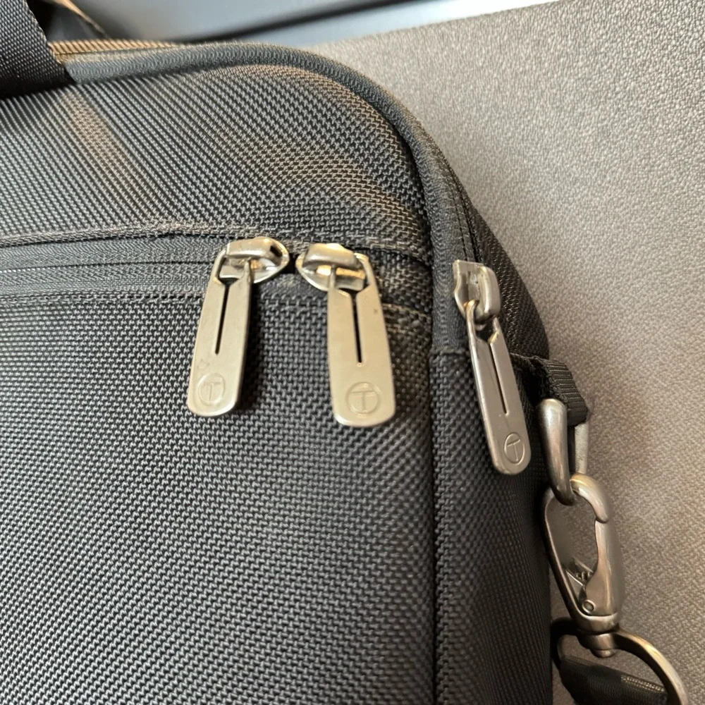 Tumi Laptop Messenger Bag Black - Carry On Luggage